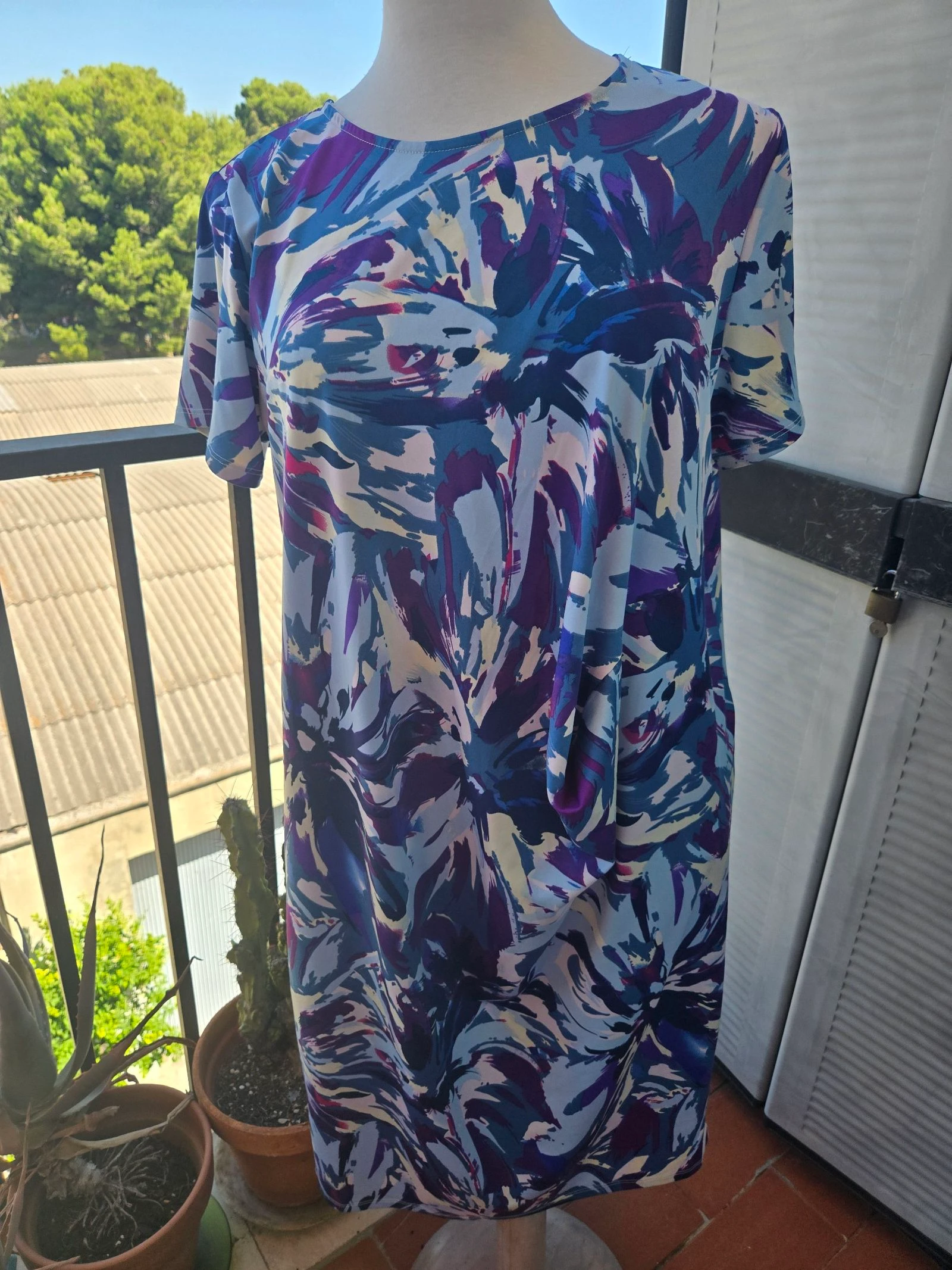 Vestido feminino em cores refrescantes – photo 2